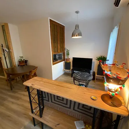 Appartement De Village Avec Terrasse *